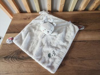 Doudou biche renne sucre d'orge blanc et gris