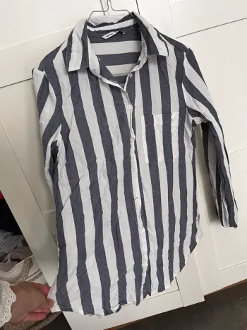 Chemise à rayure bleu foncé