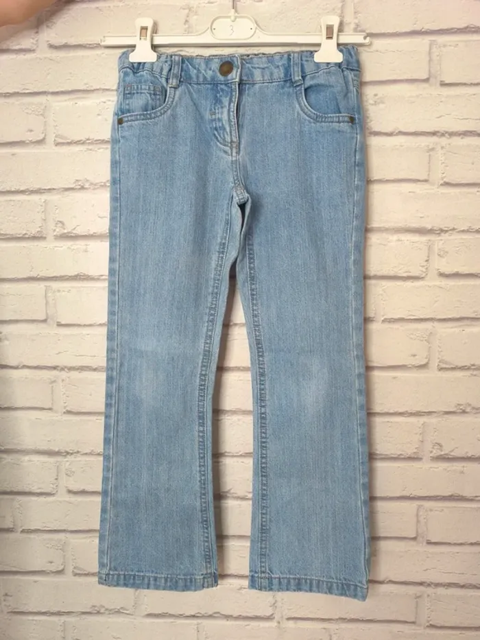 D4650 jeans fille 8 ans évasé sur le bas