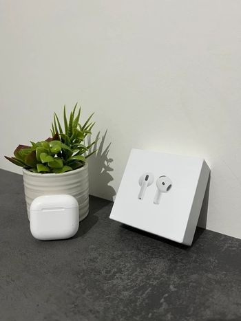 AirPods 4
