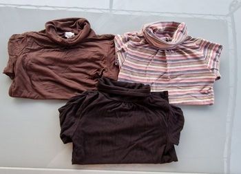 Lot de 3 tee shirt col roulé 6 ans en très bon état