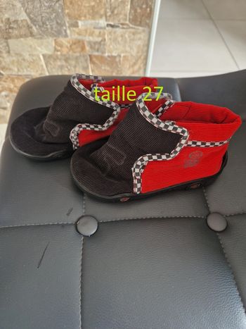 1 paire pantoufle enfant taille 27 voiture cars disney