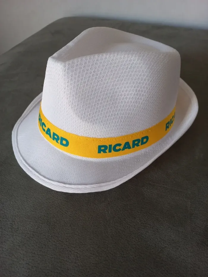 Chapeau ricard blanc
