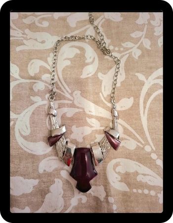 Magnifique collier violet