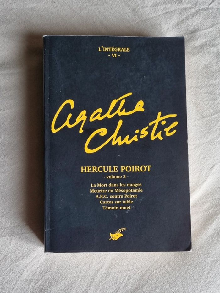 Intégrale Hercule Poirot - Intégrale n°6 - Hercule Poirot volume 3
Agatha Christie