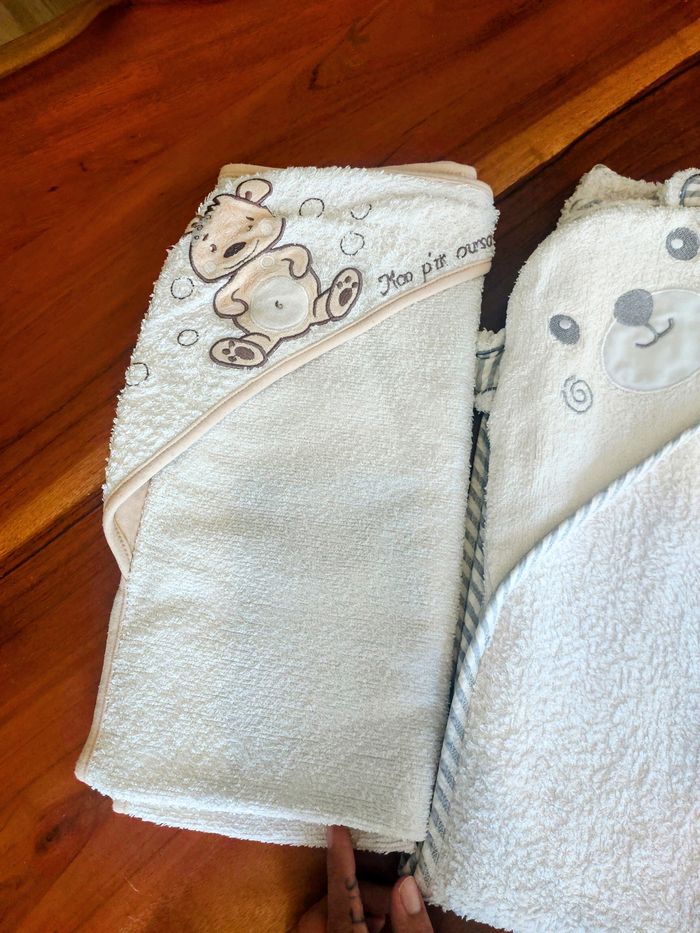 Lot capes et couche de bain bébé - photo numéro 4