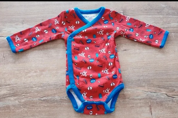 Lot de 5 bodies parfait état taille 1 mois - photo numéro 3