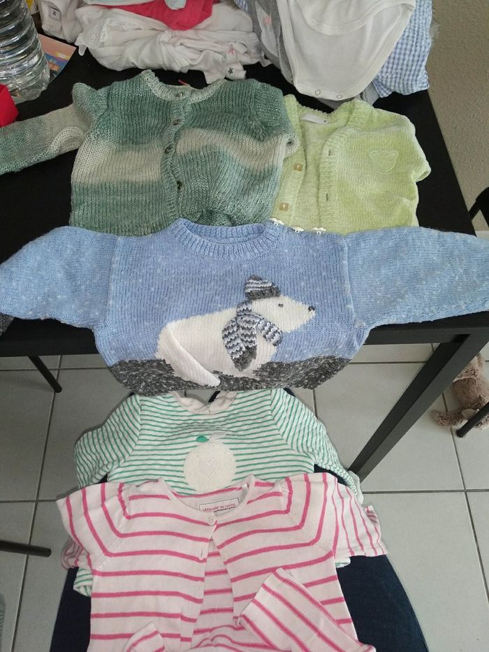2 ème partie Lot vêtements taille 6 mois - photo numéro 4