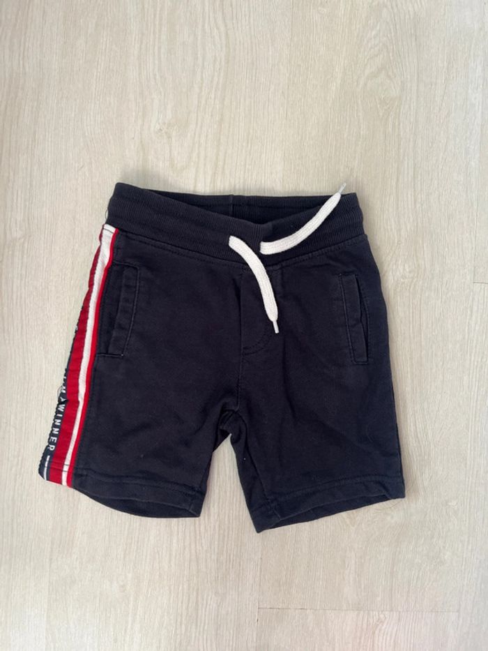 Short 3 ans