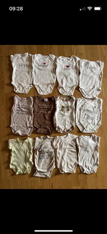 Lot de 12 bodies 6 mois