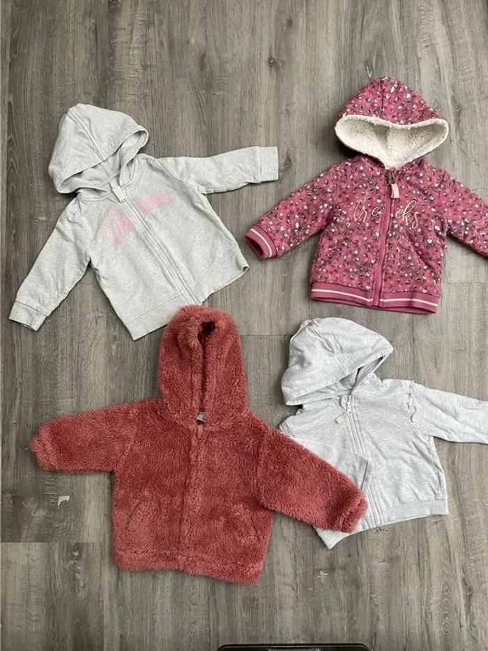 Lot 4 vestes bébé