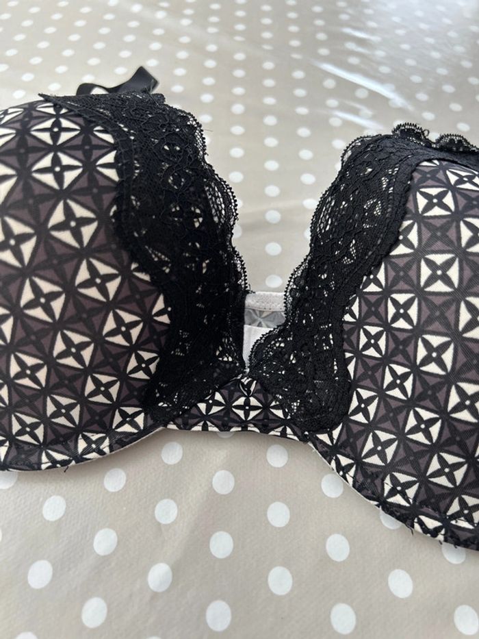 Soutien-gorge - photo numéro 2