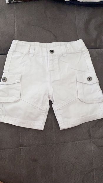 Short blanc