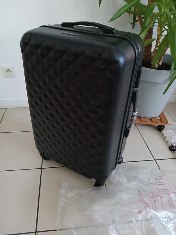 Valise de voyage Noire Neuve 61 cm 🌿🌈 - photo numéro 5