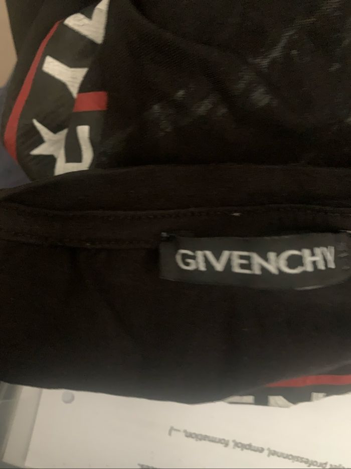 TEE shirt givenchy enfant taille 6 - photo numéro 4