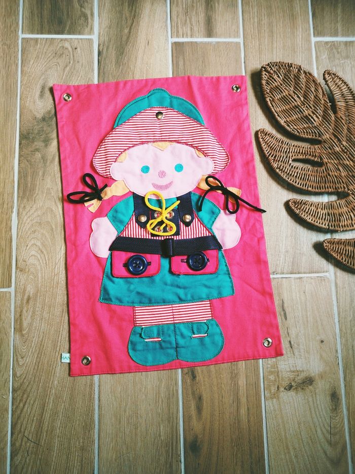 👋Panneau d'éveil d'apprentissage multi activités busy board en tissu marque Nathan