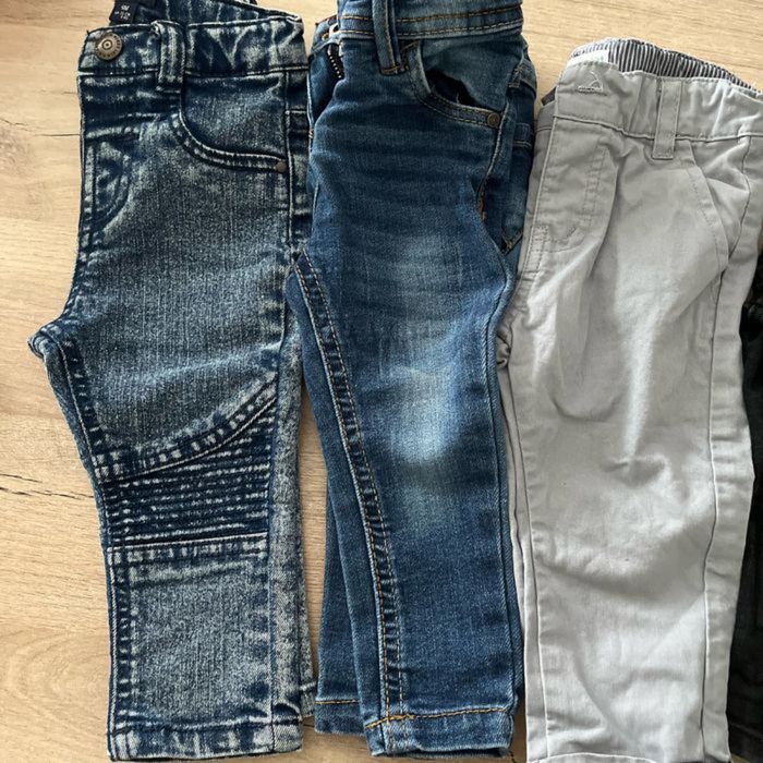 Lot pe talon jean 9 mois