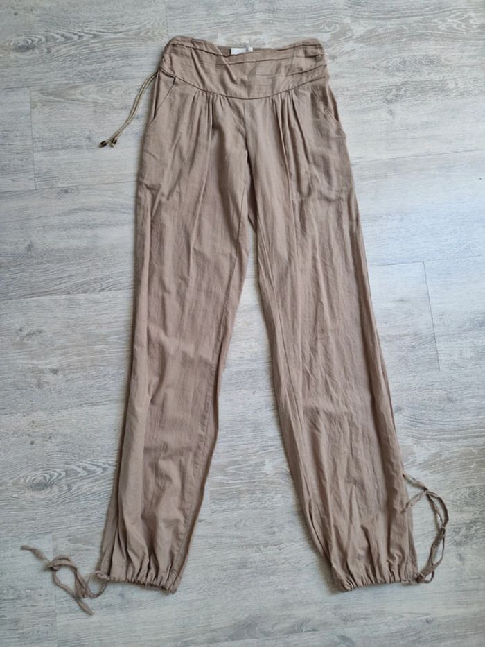 Pantalon fin beige Promod Étiquette de taille coupée mais convient à un XS
