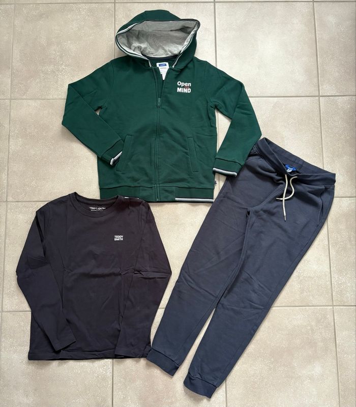 Lot de 12 vêtements taille 12 ans - photo numéro 3