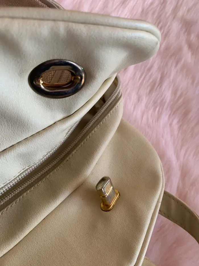 Petit à sac à dos - photo numéro 3