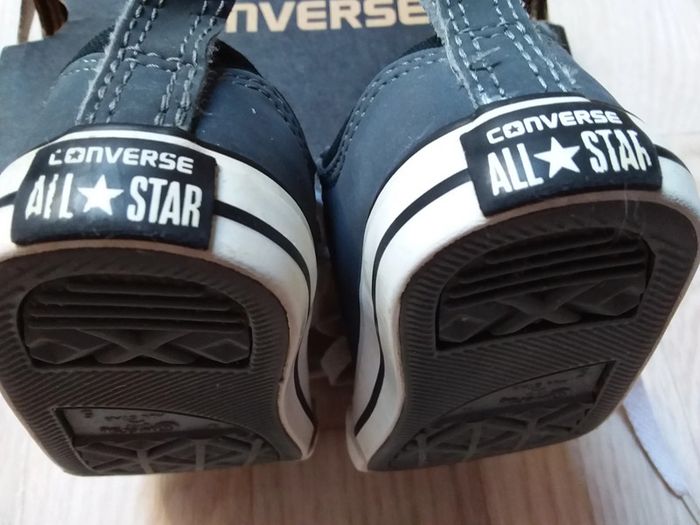 Converses en cuir lisse en très bon état - photo numéro 12