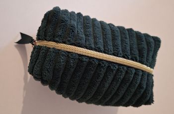 Trousse à maquillage verte à fermeture éclair dorée