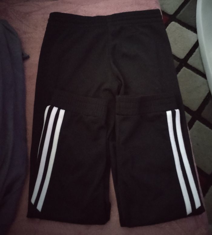 Jooging "Adidas" 7/8 ans neuf - photo numéro 2