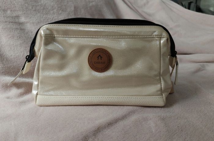 Trousse de toilette Cabaïa beige irisé