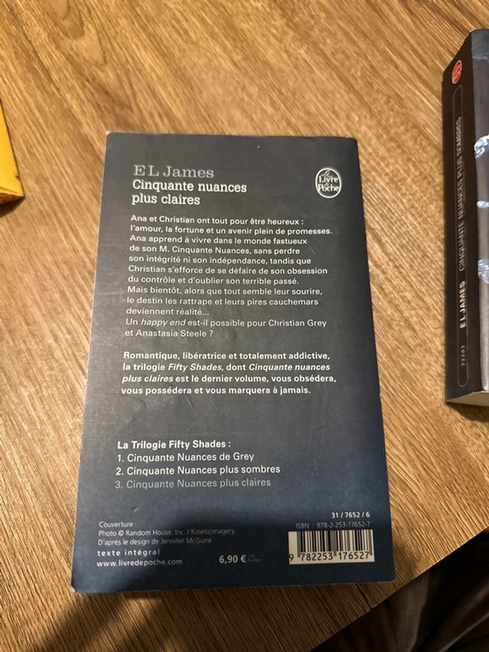 Livre cinquante nuances de grey - photo numéro 2