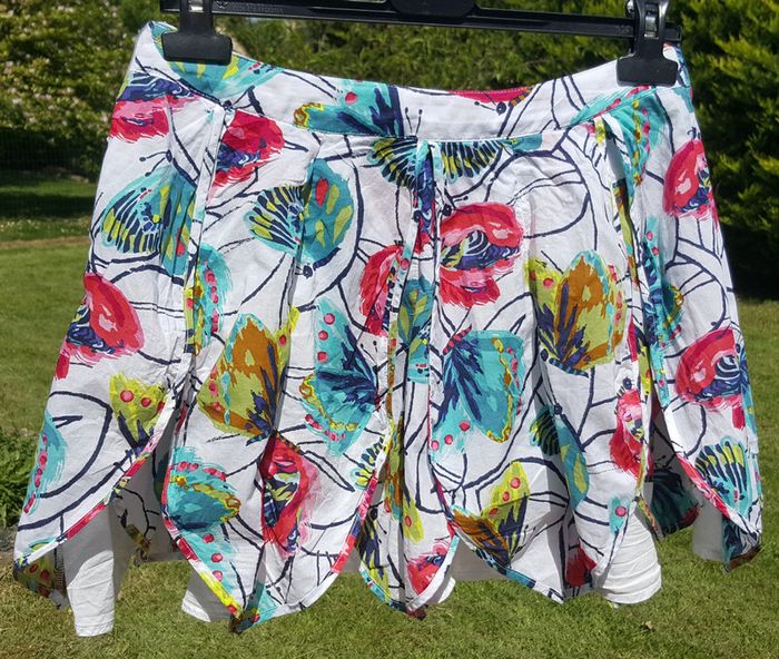 Magnifique jupe Catimini papillons 14 ans