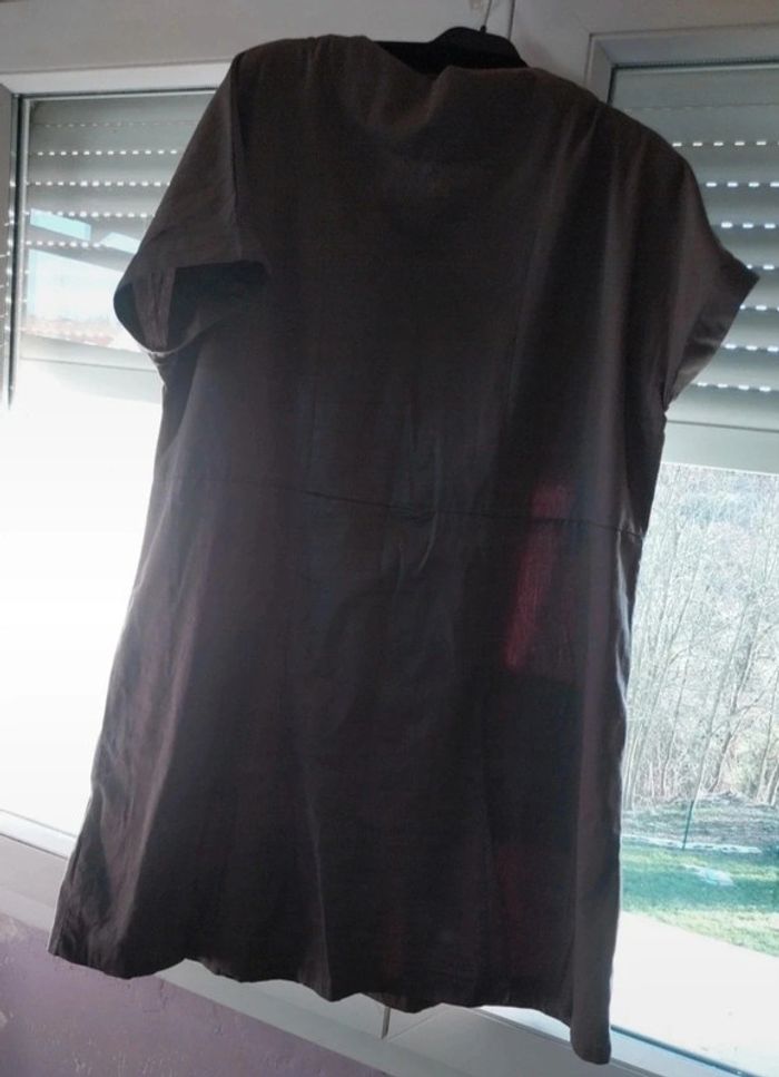 Robe blanche porte - photo numéro 5
