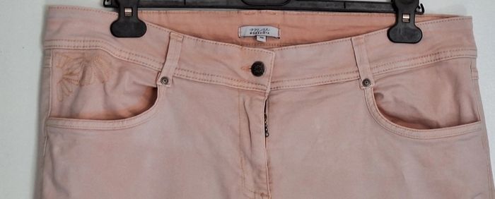 Jean court couleur saumon à broderies - photo numéro 2