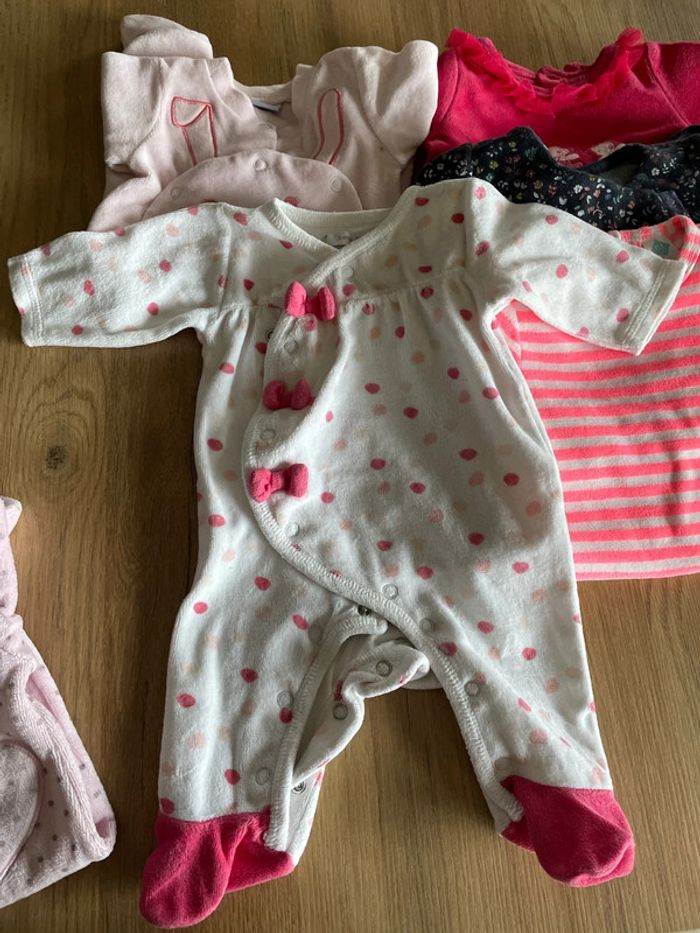 Lot 6 pyjamas - 1 mois - photo numéro 3