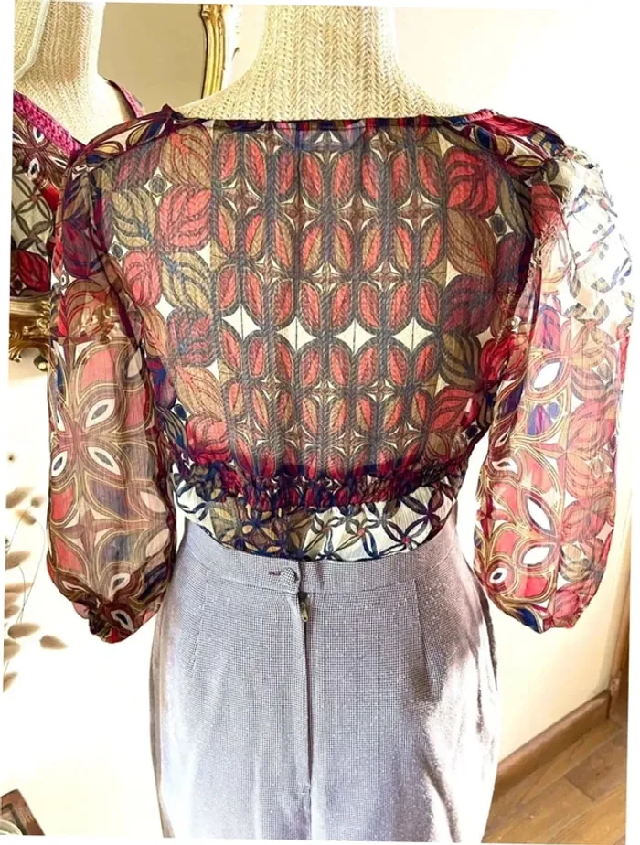 Sublime tunique léger décolleté en V motif géométrique - photo numéro 12