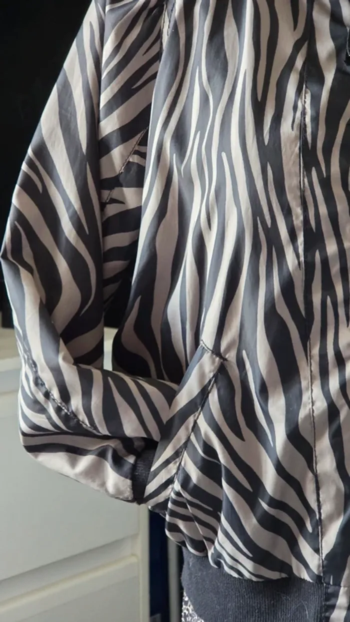 Bombers de chez Jennyfer en taille L - photo numéro 4