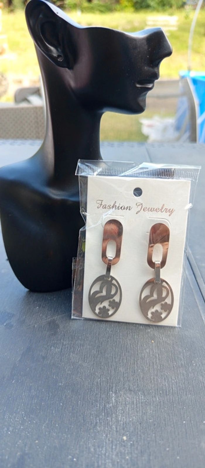 Boucles d'oreilles rondes a motifs femme - photo numéro 2