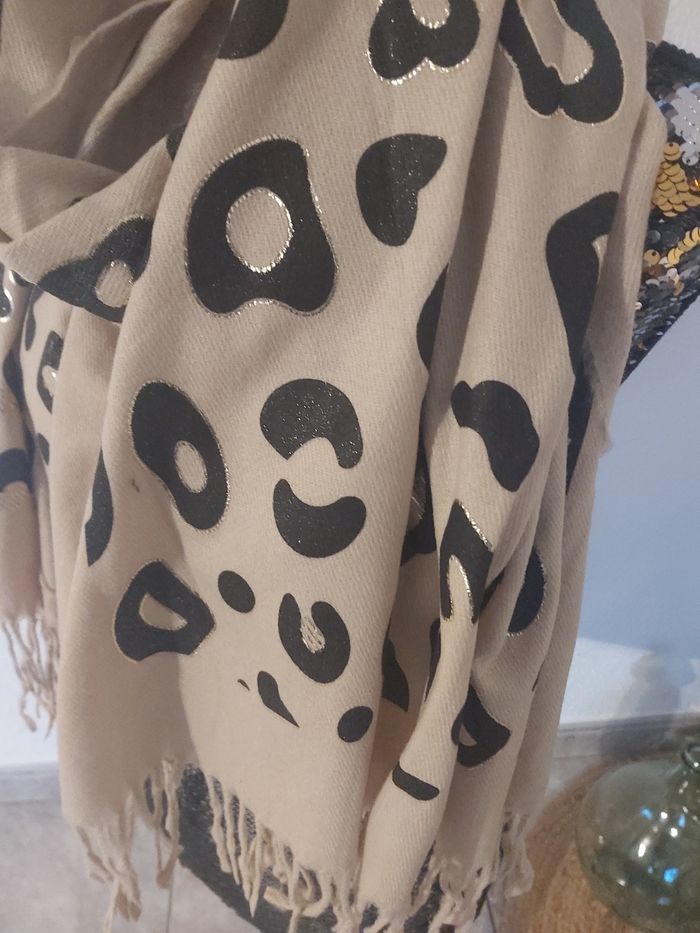 Echarpe léopard - photo numéro 4