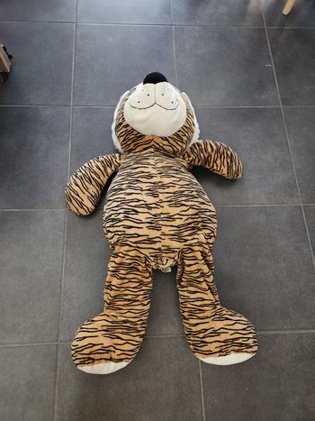 Grosse peluche tigre