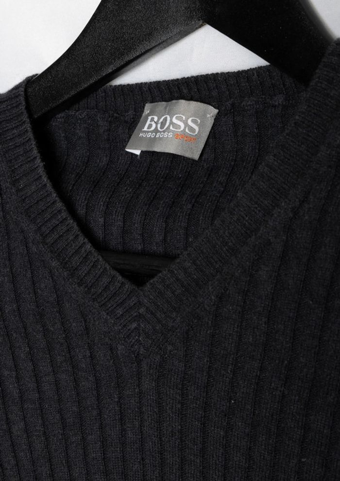 Pull gris foncée velours côtelé ultra stretch Hugo Boss Taille M/L - photo numéro 4