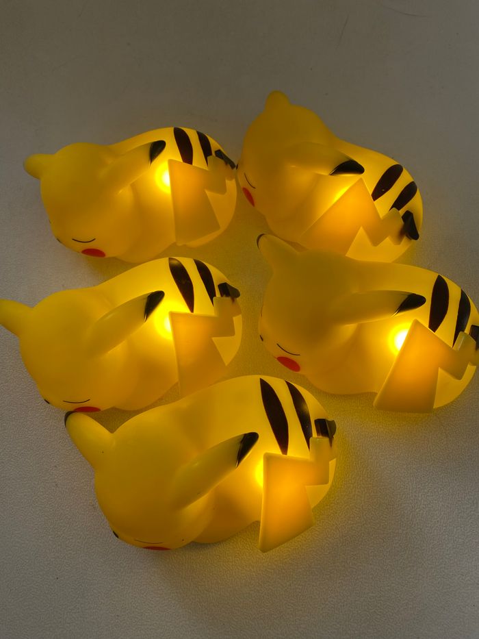 Lot de 2 petites lampe de chevet pikachu