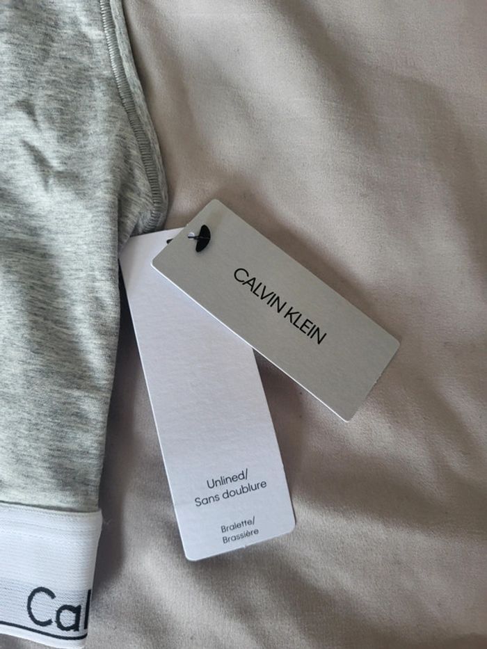 Brassière Calvin Klein 1XL neuf - photo numéro 2