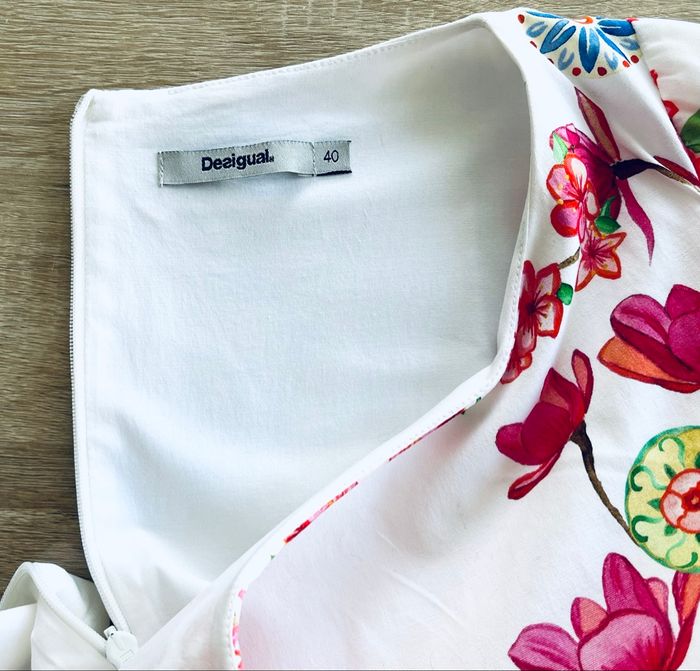 Robe neuve « Desigual » T40 - photo numéro 3