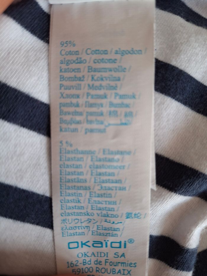 Tee-shirt rayé blanc et bleu marine avec un cœur rose 12 ans Okaïdi 
Très bon état ni trous ni tache - photo numéro 8