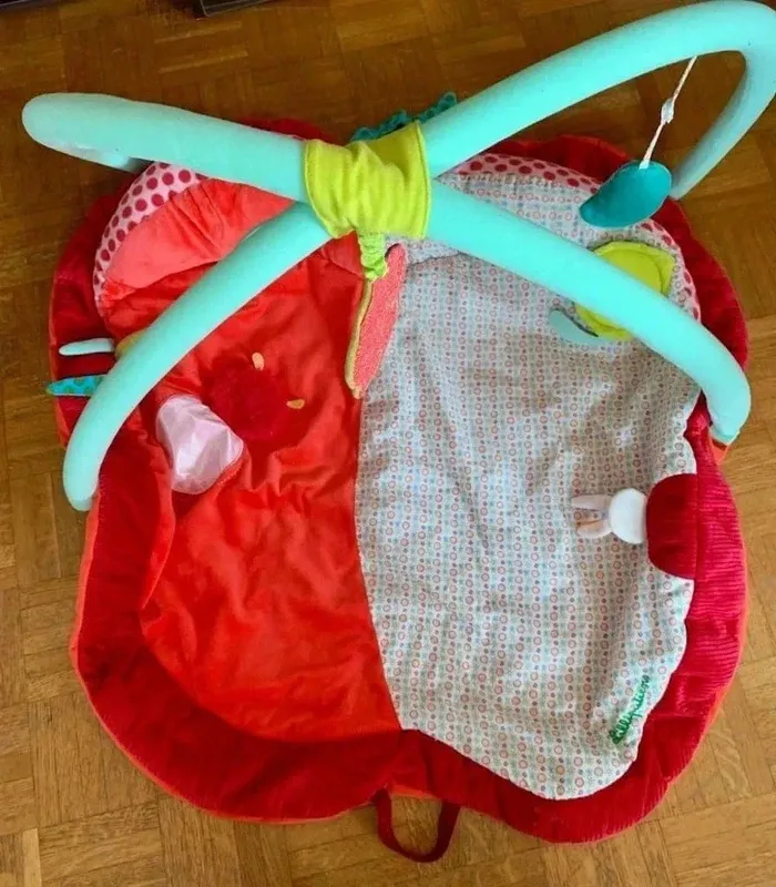 Tapis d'éveil pomme Juliette Lilliputiens - photo numéro 2