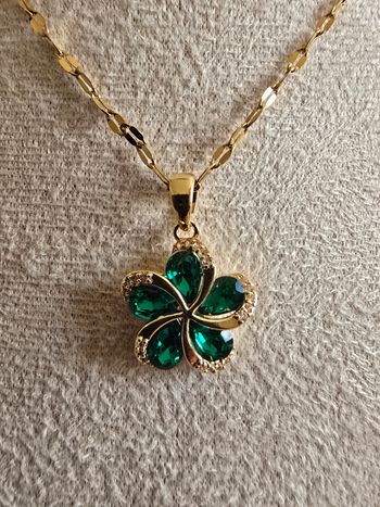 Collier Fleurs verte 