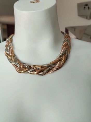 Collier fantaisie neuf raz du cou