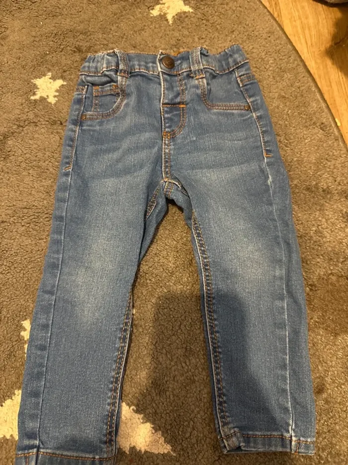 Lot pantalons garçon 18 mois - photo numéro 2