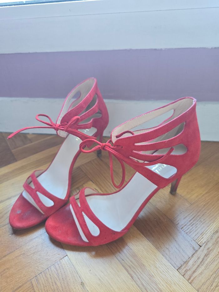 Escarpins daim rouge minelli taille 40