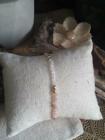 Bracelet en pierres naturelles de lune blanches et pêches