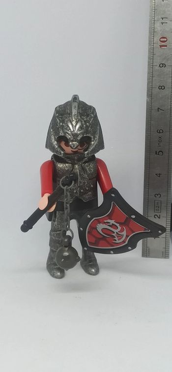 Homme chevalier avec armure couleur argentée playmobil
